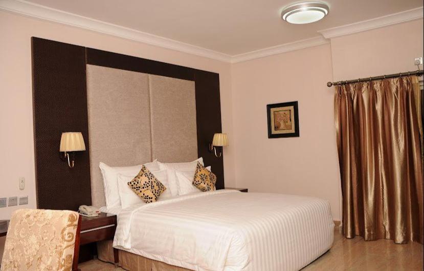 Ofas Chelsea Hotel Abuja Kültér fotó
